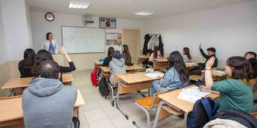 Bursa Büyükşehir, üniversite adaylarının yanında