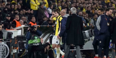 Çağlar Söyüncü maça devam edemedi