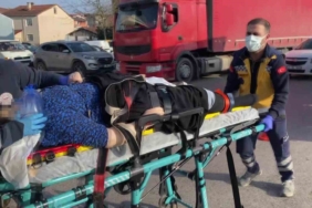 Hamile kadını hastaneye yetiştirmeye çalışan ambulans kaza yaptı: 5 yaralı