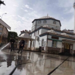 Cami bahçeleri ve duraklar yıkanarak temizlendi