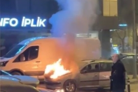 Bayrampaşa’da alev alev yanan araca vatandaşlar müdahale etti