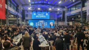 Özgür Özel Beylikdüzü’nde iftar programına katıldı