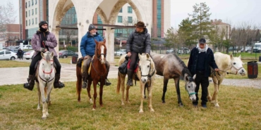 At sırtında İspanya’dan Mekke’ye giden hacı adayları Edirne’de dualarla uğurlandı