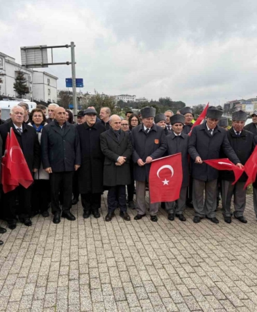 Çanakkale Zaferi anmasında şiir okuyan 10 yaşındaki kız çocuğunun gözyaşları