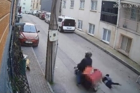 Yola fırlayan çocuğa motosikletli kurye çarptı