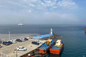 Sis etkisini yitirdi, Çanakkale Boğazı’nda feribot seferleri tekrar başladı