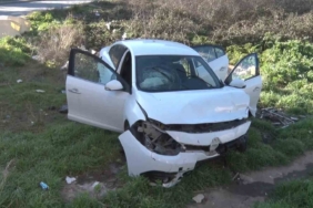 Ataşehir’de bilincini kaybeden sürücü araçlara çarparak durdu