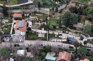 İBB Başkanı Ekrem İmamoğlu’nun gözaltına alındığı evindeki hareketlilik havadan görüntülendi