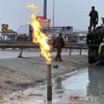 Kartepe’de yer altından yine gaz çıktı, ekipler kontrollü olarak yaktı