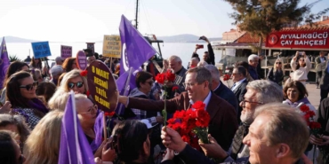 Ayvalık’ta 8 Mart Kadınlar Günü coşkuyla kutlandı