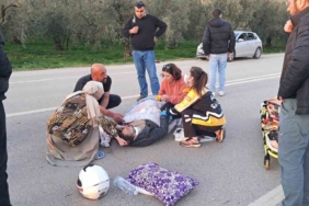 Kaza yapan motosiklet sürücüsüne ilk müdahaleyi yoldan geçen doktor yaptı