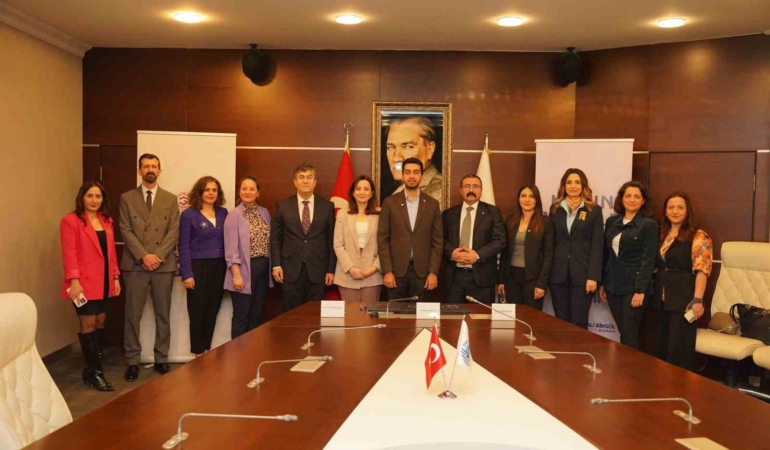 Erkek egemen ağır sanayi sektörüne kadın eli değecek