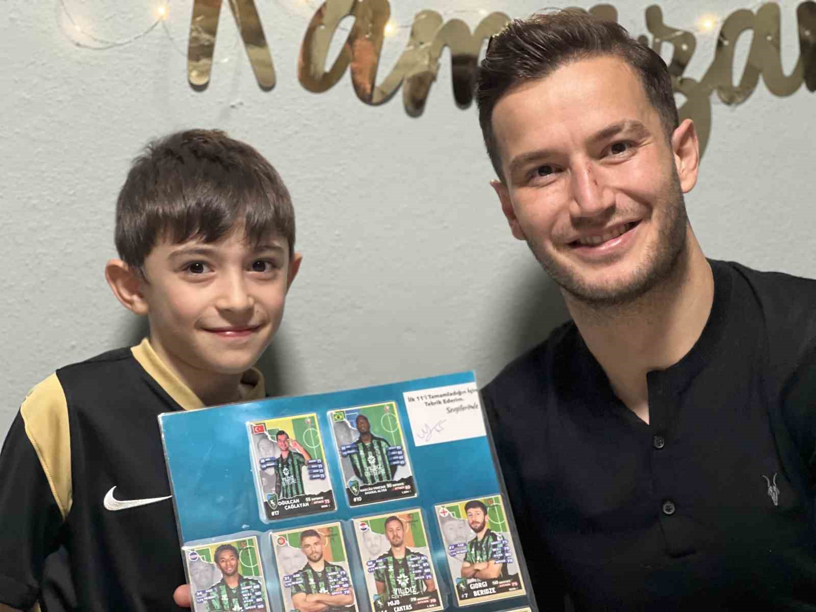 Kocaelisporlu futbolcular taraftar evlerinde iftar masalarına oturdu