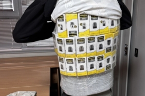 Elektronik sigaraları vücutlarına yapıştıran üçü kadın 6 Bulgar yakalandı