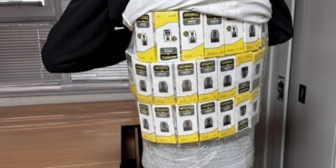 Elektronik sigaraları vücutlarına yapıştıran üçü kadın 6 Bulgar yakalandı