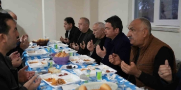 Başkan Aydın vatandaşlarla iftar yaptı