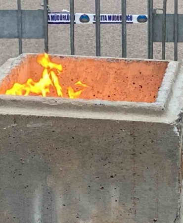 Yer altından çıkan gaz 6 gündür yanıyor