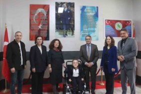 Lise öğrencisinin akülü araç sevinci