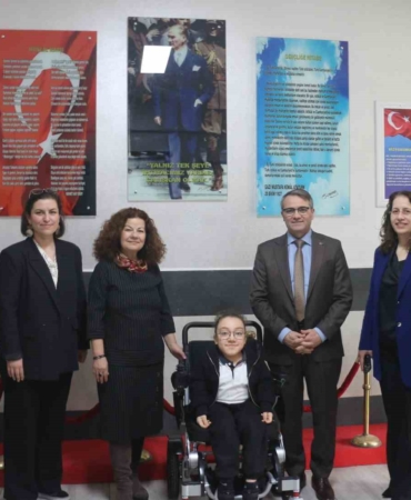 Lise öğrencisinin akülü araç sevinci