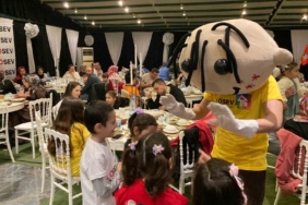 Bursa’da lösemili çocuklar ve aileleri iftar yemeğinde bir araya geldi