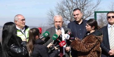 Nilüfer Belediyesi ahududu üretimi ile çiftçiye örnek olacak