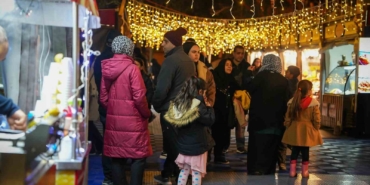 Vatandaşların Ramazan akşamlarında en renkli durağı: Beyoğlu Ramazan Sokağı