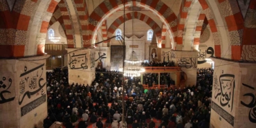 Edirne’de Ramazan Bayramı’nda vatandaşlar camilere akın etti