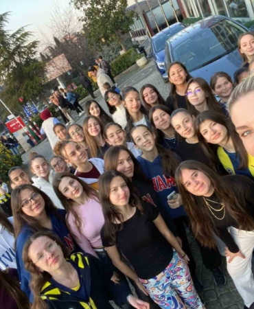 Osmanelispor Voleybol Takımı, İstanbul’da unutulmaz bir gün geçirdi
