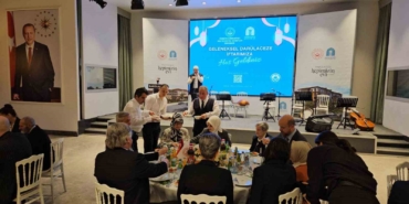 Bakan Göktaş: "130 yıl önce kapılarını insanlık için açan Darülaceze kimsesizlerin şefkatli ailesidir"