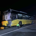 Sarıyer’de İETT otobüsü ile hafif ticari araç çarpıştı: 1 ölü