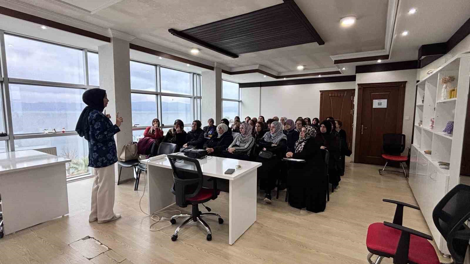 Psikolog eşliğinde çiftler arasındaki empati ele alındı