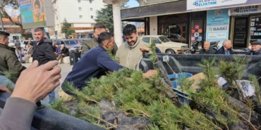 Sındırgı’da Ormancılık haftası için fidan dağıtıldı