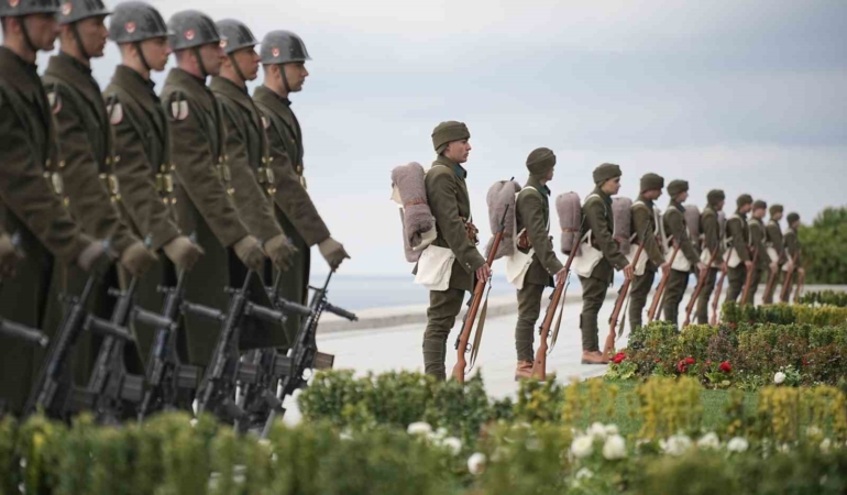 Cumhurbaşkanı Yardımcısı Yılmaz: "Şehitlerimiz diri olduğu gibi, Çanakkale ruhu da ilk günkü gibi diridir ve hep diri kalacaktır"