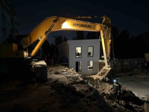 Bahçelievler’de inşaat sırasında yolda kısmi çökme yaşandı