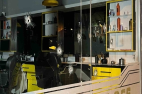 Bağcılar’da berber dükkanı kurşunlandı: 1 ağır yaralı