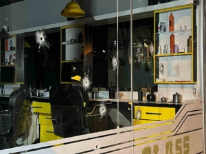 Bağcılar’da berber dükkanı kurşunlandı: 1 ağır yaralı