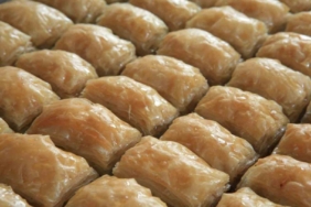Özhan Market, bayrama hazır