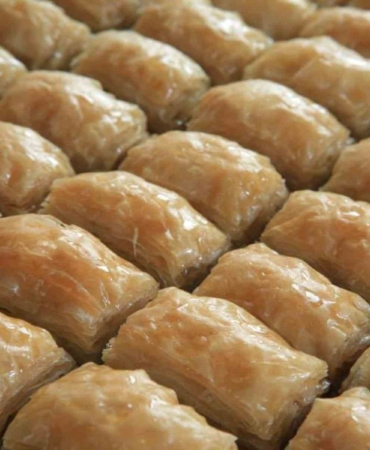 Özhan Market, bayrama hazır