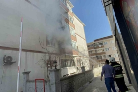 Çorlu’da apartman dairesi alev alev yandı