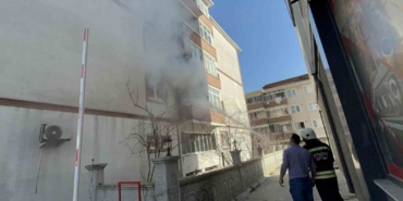 Çorlu’da apartman dairesi alev alev yandı