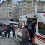 Çorlu’da kamyonetle çarpışan motokurye yaralandı