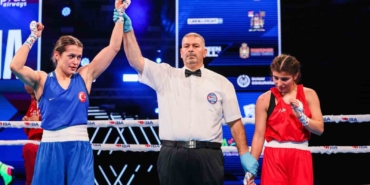 Balıkesir Büyükşehirli Milli Boksör Esra Yıldız Kahraman yarı finalde