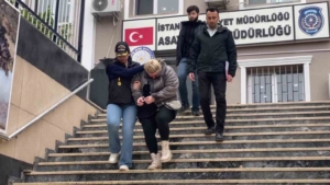 Ümraniye’de kuyumcudan 100 bin liralık altın bileklik çalan kadın yakalandı