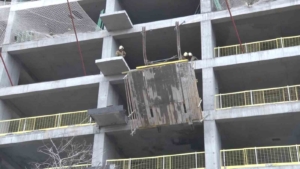 Ümraniye’de inşaat iskelesinden düşen işçiler hayatını kaybetti