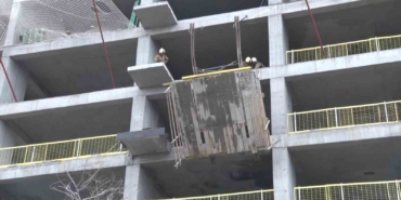 Ümraniye’de inşaat iskelesinden düşen işçiler hayatını kaybetti