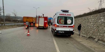 Otomobil motosiklete çarptı: 1 yaralı