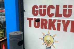 AK Parti İl Başkanı Mehmet Aydemir’den Burhaniye İlçe Başkanlığına yapılan taşlı saldırıya tepki