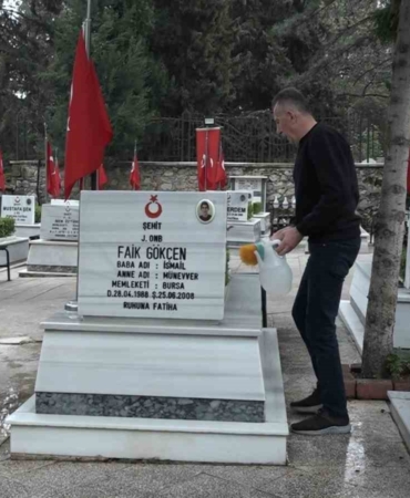 Bayram öncesi, şehitlikte hüzün