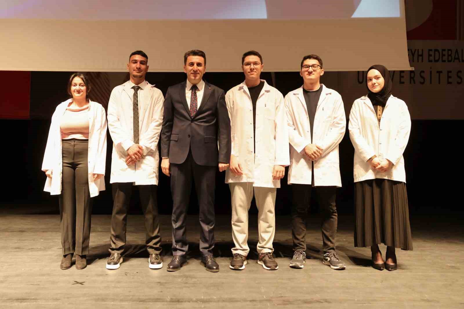 Bilecik’te tıp fakültesi önlük giyme töreni