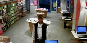 Sultangazi’de "elden taksit var mı" diyerek telefon çaldı: O anlar kamerada